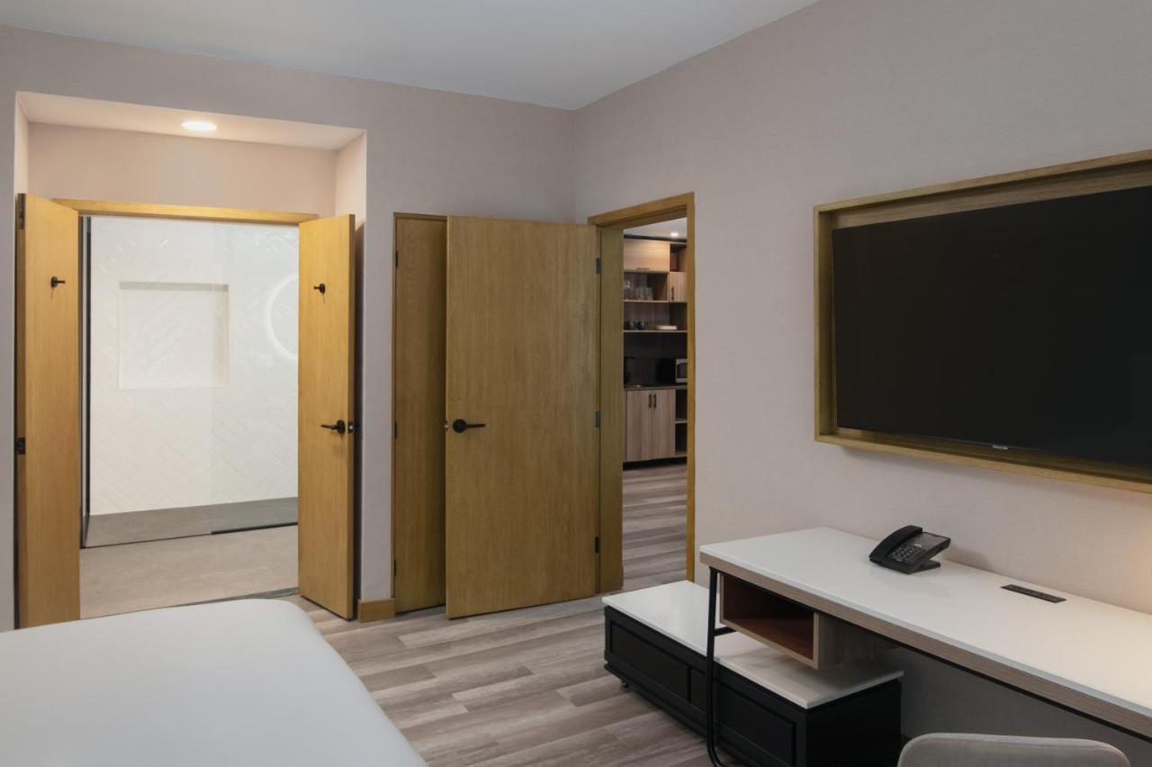 Courtyard By Marriott Santo Domingo Hotel Exterior photo