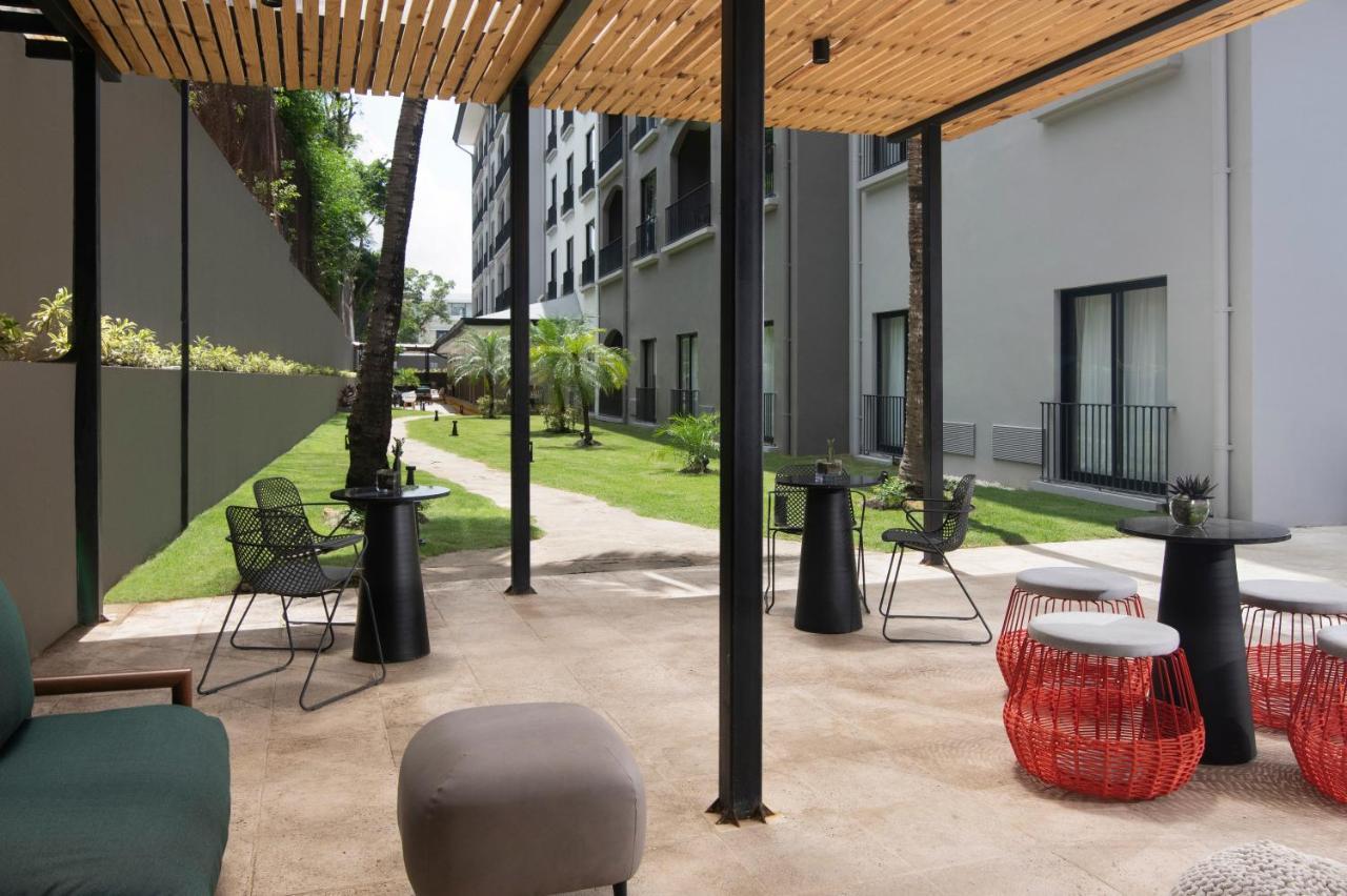 Courtyard By Marriott Santo Domingo Hotel Exterior photo
