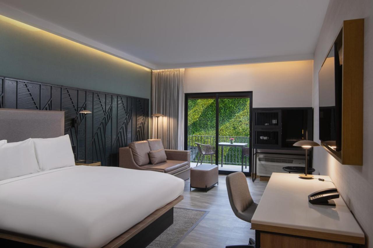 Courtyard By Marriott Santo Domingo Hotel Exterior photo