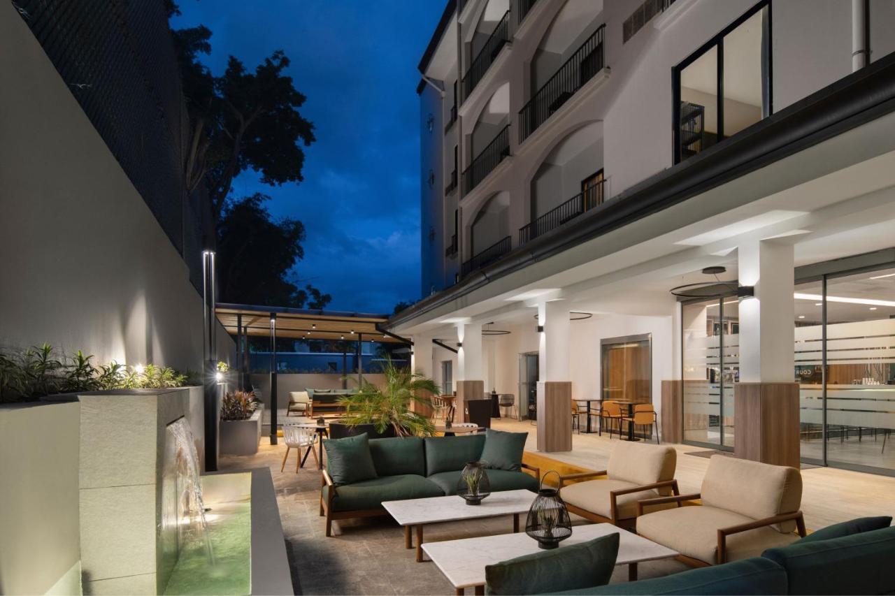 Courtyard By Marriott Santo Domingo Hotel Exterior photo