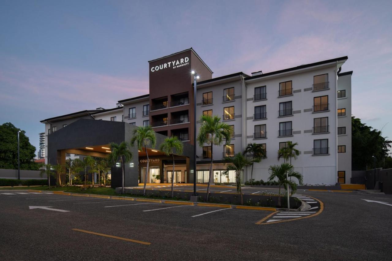 Courtyard By Marriott Santo Domingo Hotel Exterior photo