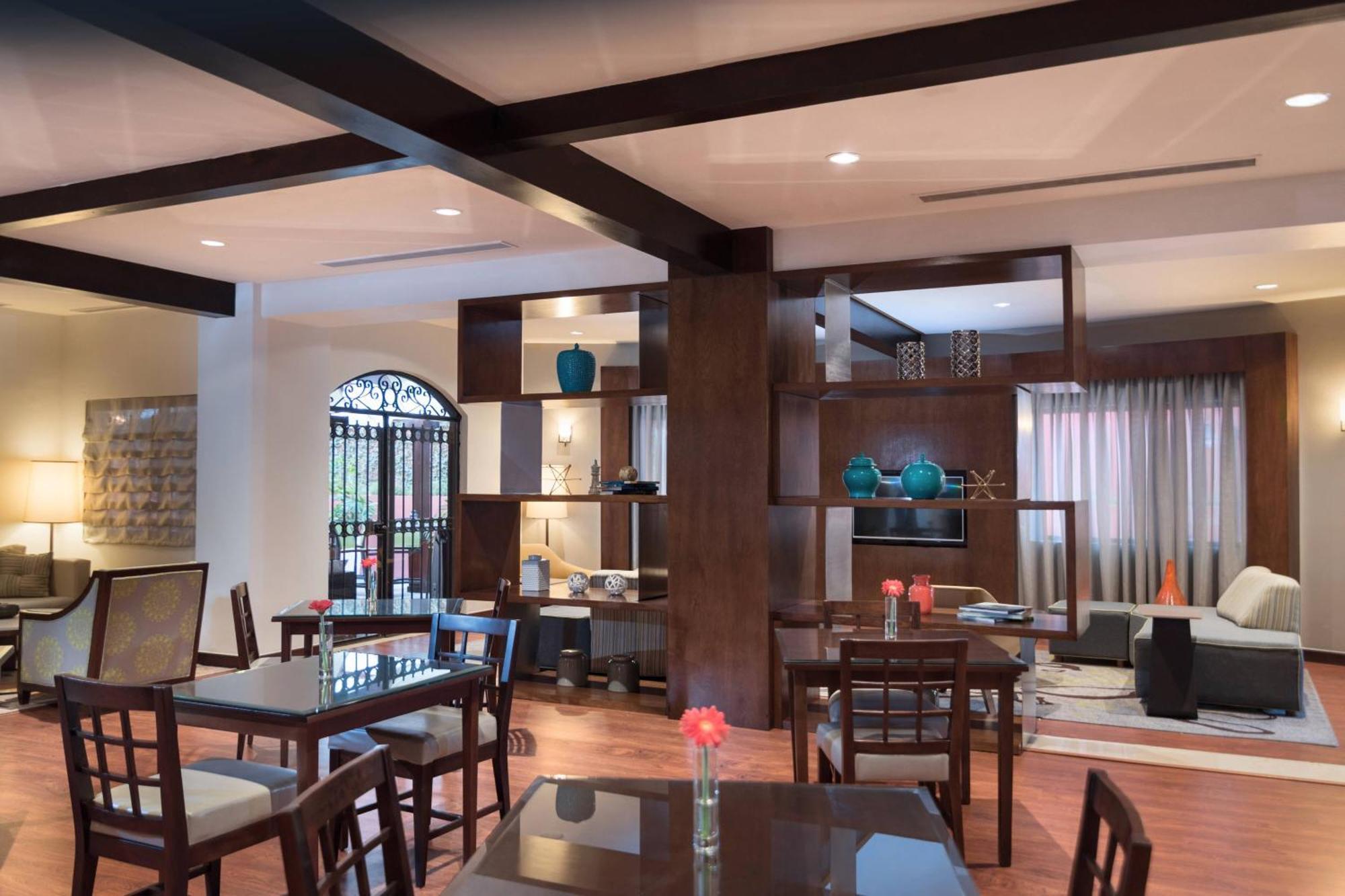 Courtyard By Marriott Santo Domingo Hotel Exterior photo