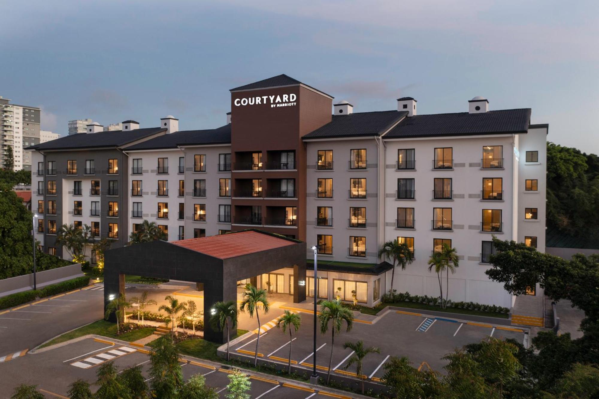 Courtyard By Marriott Santo Domingo Hotel Exterior photo