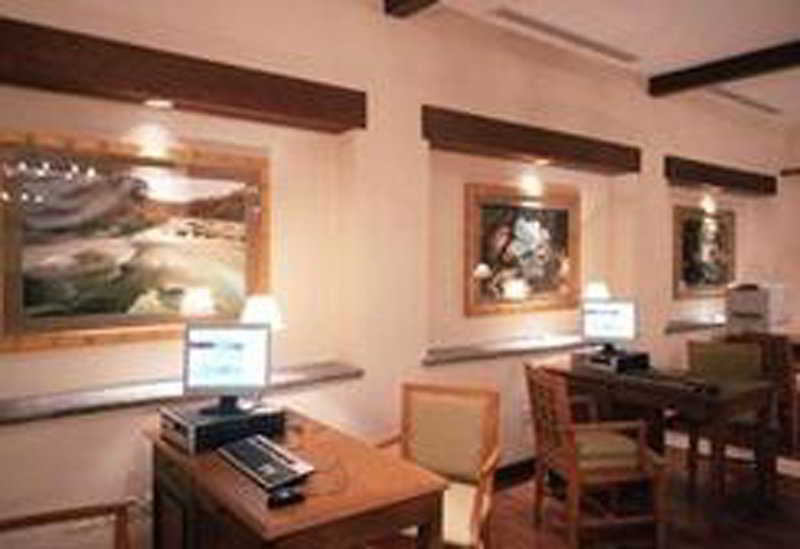 Courtyard By Marriott Santo Domingo Hotel Exterior photo